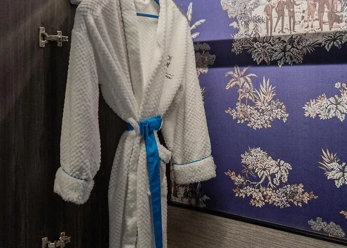 Madi Paidi Bangkok, Autograph Collection 5*