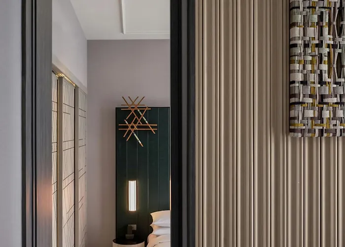 Madi Paidi Bangkok, Autograph Collection 5*