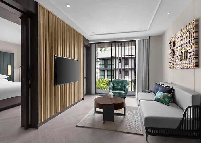 Madi Paidi Bangkok, Autograph Collection 5*