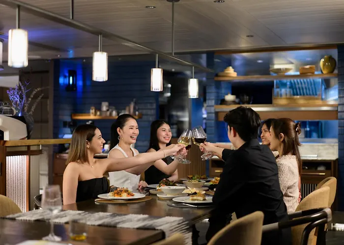Madi Paidi Bangkok, Autograph Collection